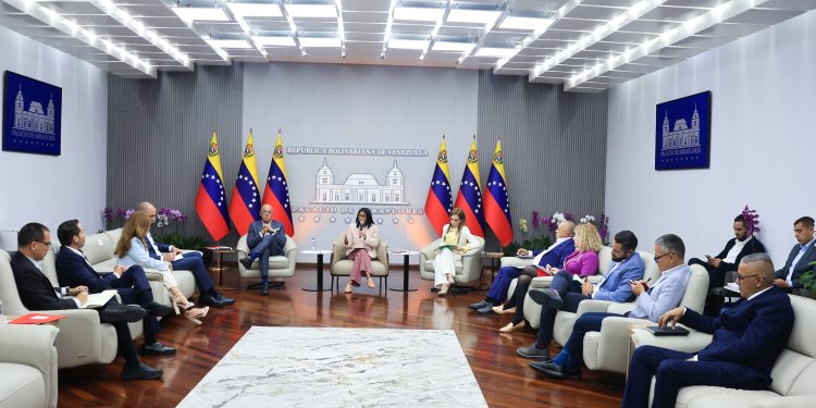 Presidenta (E) Delcy Rodríguez: «Este renacer supone una transformación cultural hacia la convivencia y la paz»