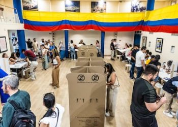 Colombia define su futuro político con elecciones presidenciales este domingo