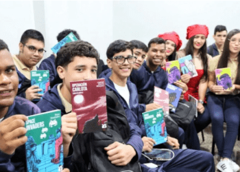 Jóvenes de Antímano disfrutan jornada literaria con postales lectoras y libros latinoamericanos 3 Jóvenes de Antímano disfrutan jornada literaria con postales lectoras y libros latinoamericanos