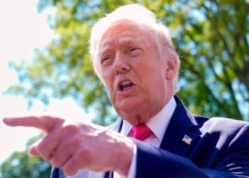 Trump anuncia aranceles del 25 % a vehículos de la Unión Europea