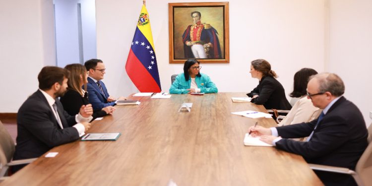 Gobierno de Venezuela y Banco Mundial afianzan diálogo en visita oficial