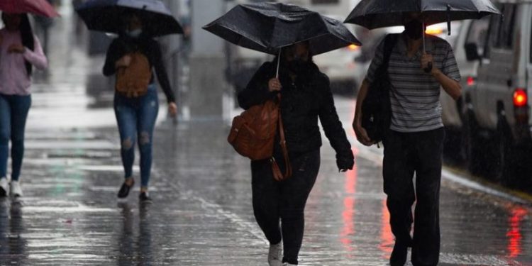 Lluvias dispersas y calor predominarán este domingo, según boletín del INAMEH