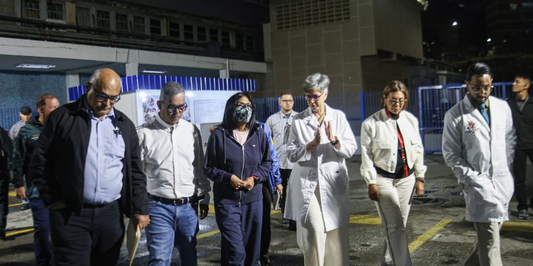 Presidenta (E) supervisa rehabilitación del Hospital Pérez Carreño como parte del Plan José Gregorio Hernández