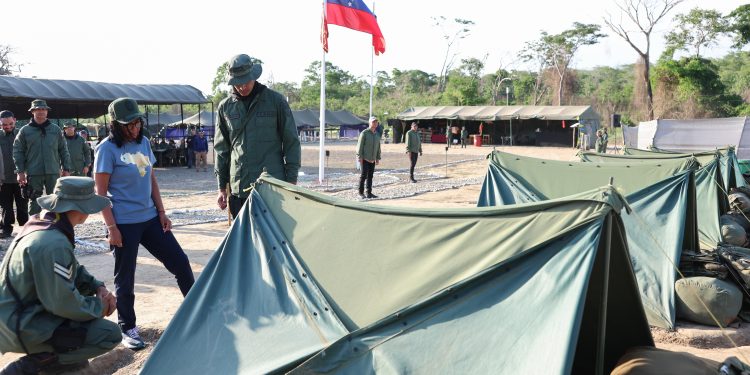 Presidenta (E) Delcy Rodríguez visita el Fuerte Terepaima: Supervisión y Lealtad (+Fotos)