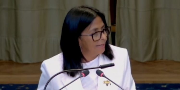 Venezuela presenta más de 3.000 folios de evidencia ante la CIJ