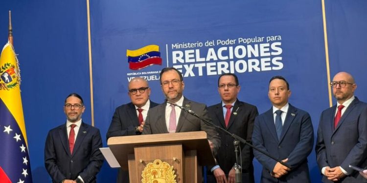 Venezuela denuncia derrame de crudo proveniente de Trinidad y Tobago y exige indemnización por daños ecológicos