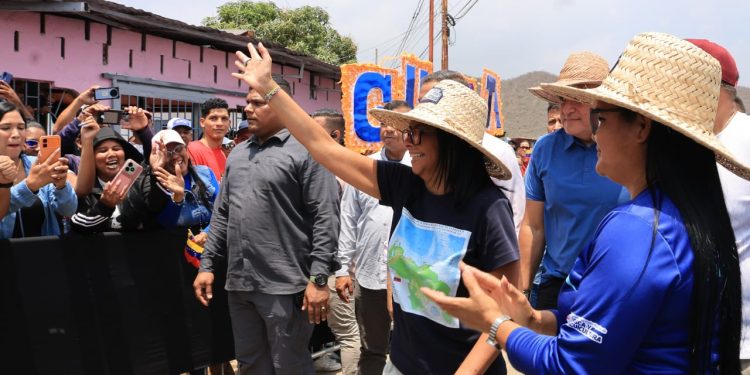 Presidenta (E) Delcy Rodríguez anuncia apoyo integral a pescadores de Guanta: cadena de frío y sala de procesamiento