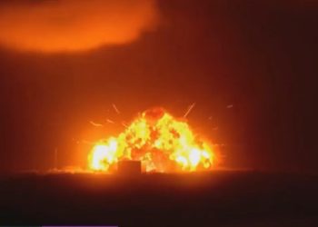 (+Video) Impactante explosión generó el cohete New Glenn de Blue Origin y destroza parte de su plataforma