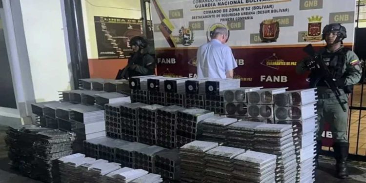 Autoridades desmantelan granja clandestina de criptomonedas en el estado Bolívar