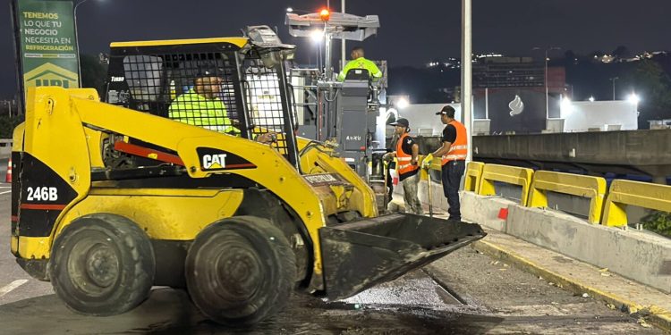 ¡Atención conductores! Activan trabajos nocturnos de asfaltado y alumbrado en la Valle-Coche