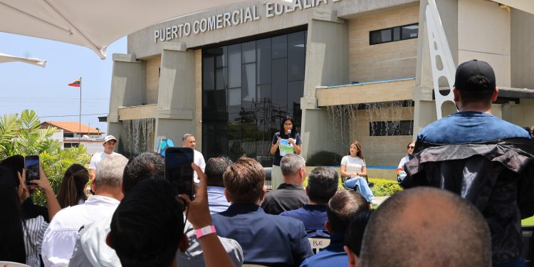 Presidenta (E) ofrece “plena confianza y pleno acompañamiento” a emprendedores y sectores productivos de Anzoátegui