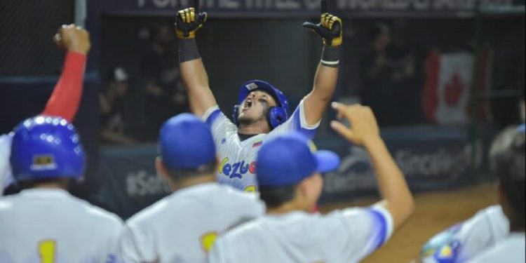 Softbol Sub-23: Venezuela blanquea 12-0 a Canadá y clasifica