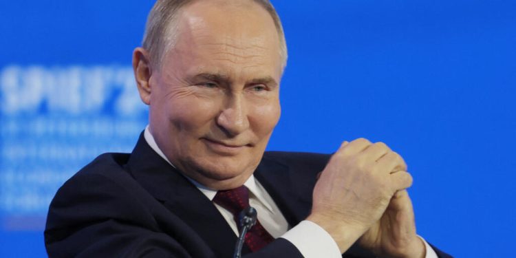 Rusia reafirma su papel clave en la economía global y su apertura a la cooperación, afirma Putin en el Foro de San Petersburgo
