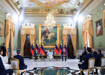 Venezuela y Schlumberger sellan alianza para potenciar sector energético y minero