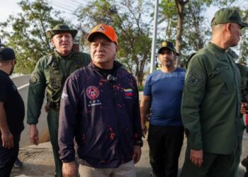 Diosdado Cabello desde La Guaira: “La prioridad fundamental es rescatar a todos”