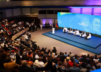 Presidenta (E) Delcy Rodríguez junto a intelectuales de 12 naciones, conmemoran Bicentenario del Congreso Anfictiónico de Panamá