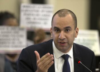 Fiscal General Devoe anuncia inicio de concursos públicos para fiscales en todo el país
