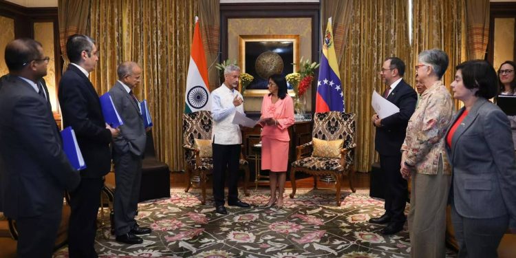 Venezuela y la India afianzan su alianza estratégica: Presidenta (E) se reúne con canciller Hainshantkar