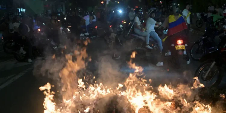 Protestas sacuden Bogotá tras autoproclamación de De la Espriella