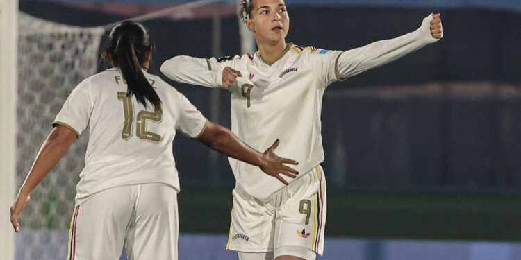 ¡Histórico! Deyna Castellanos con un golazo mete a la Vinotinto en el repechaje al Mundial