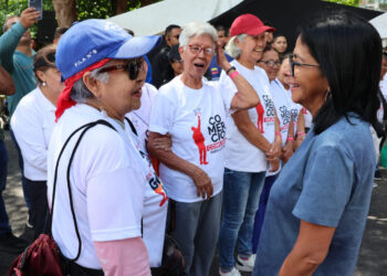 Presidenta (E) Delcy Rodríguez afina detalles de la Consulta Popular junto al pueblo de Caucagüita