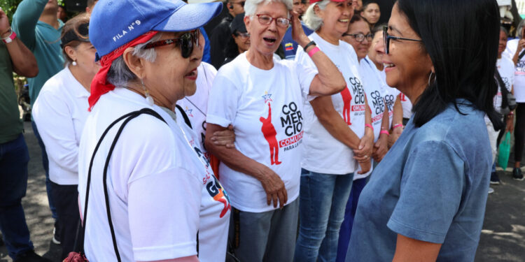 Presidenta (E) Delcy Rodríguez afina detalles de la Consulta Popular junto al pueblo de Caucagüita