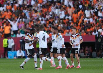 Alemania vuelve a octavos de final 12 años después tras remontar ante Costa de Marfil en Toronto