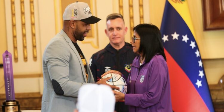 Presidenta (E) Delcy Rodríguez ordena extensión de la Superliga de Baloncesto a seis meses y condecora a los campeones de la temporada 2026