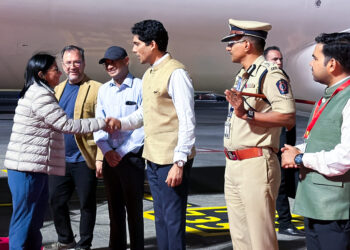 La presidenta encargada de Venezuela Delcy Rodríguez llega a Mumbai para fortalecer la cooperación bilateral con India
