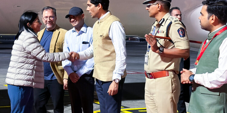 La presidenta encargada de Venezuela Delcy Rodríguez llega a Mumbai para fortalecer la cooperación bilateral con India