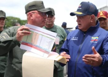 Vicepresidente Cabello supervisa operativo en La Carlota y exalta la «entrega sin tregua» de rescatistas y voluntarios ante la emergencia sísmica
