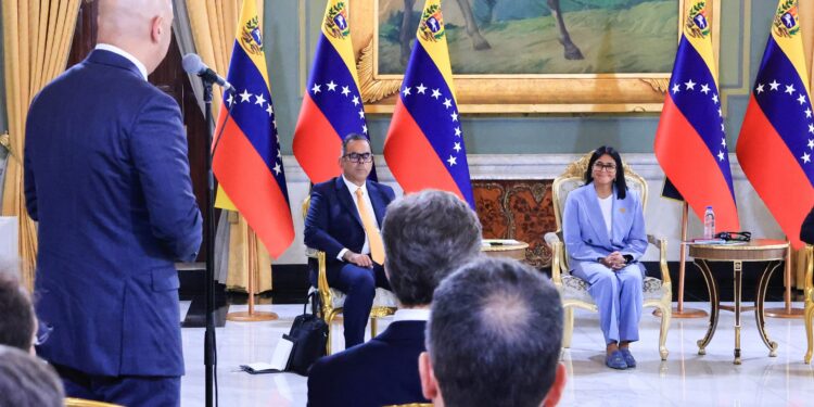 Presidenta (E) Delcy Rodríguez lidera firma de alianza estratégica con General Electric Vernova