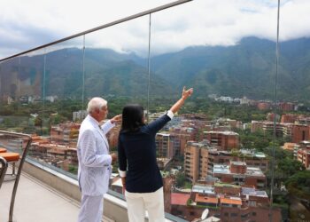 Presidenta (E) Delcy Rodríguez supervisa avances en el nuevo Hotel Londres (+Fotos)