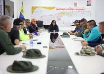 Presidenta (E) Delcy Rodríguez anuncia despliegue militar en La Guaira para acelerar atención tras sismos