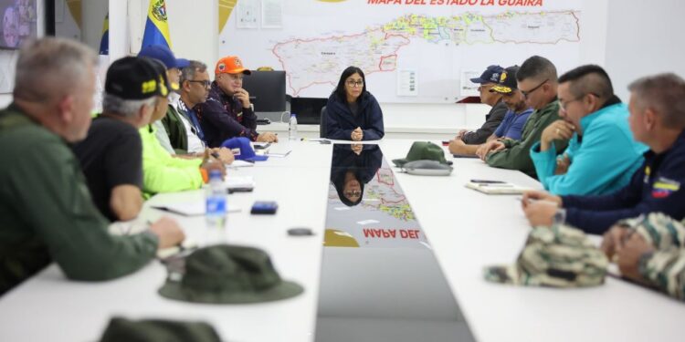 Presidenta (E) Delcy Rodríguez anuncia despliegue militar en La Guaira para acelerar atención tras sismos