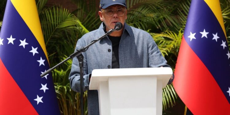 Jorge Rodríguez desmiente rumores sobre daños en el viaducto Caracas-La Guaira: «La infraestructura opera con total normalidad»