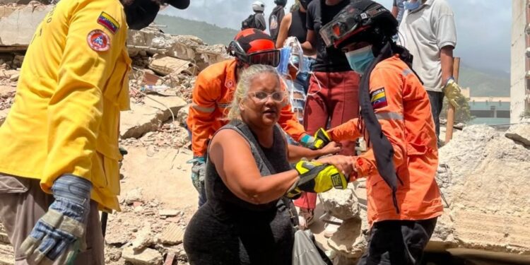 Testimonios de rescate reflejan la esperanza en medio de la tragedia