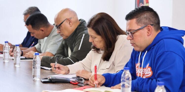Recuperación de servicios públicos en La Guaira alcanza avances significativos y labores de rescate continúan