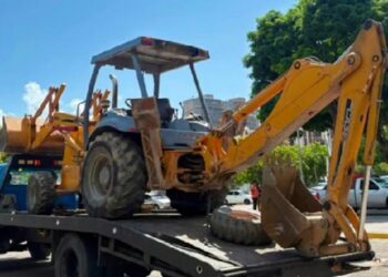 Gobierno Nacional despliega maquinaria pesada en la Colonia Tovar para labores de contingencia