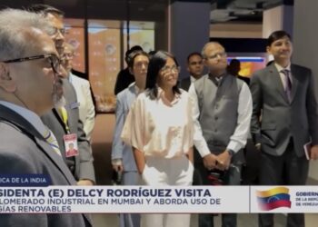 Presidenta (E) Delcy Rodríguez visitó conglomerado industrial en Mumbai para fortalecer cooperación en energías renovables