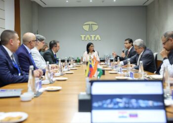 Presidenta (E) Delcy Rodríguez destaca complementariedad energética entre Venezuela e India tras visita a la mayor refinería del mundo