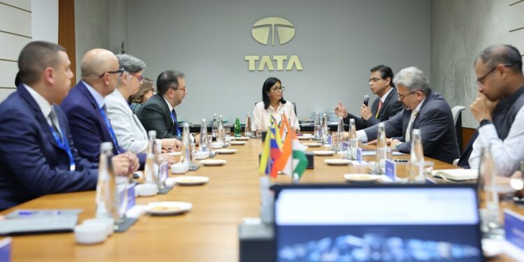 Presidenta (E) Delcy Rodríguez destaca complementariedad energética entre Venezuela e India tras visita a la mayor refinería del mundo