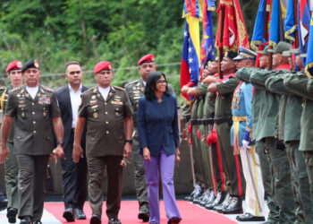 Presidenta (E) Delcy Rodríguez encabeza actos conmemorativos por los 205 años de la Batalla de Carabobo y el Día del Ejército Bolivariano 6 Presidenta (E) Delcy Rodríguez encabeza actos conmemorativos por los 205 años de la Batalla de Carabobo y el Día del Ejército Bolivariano