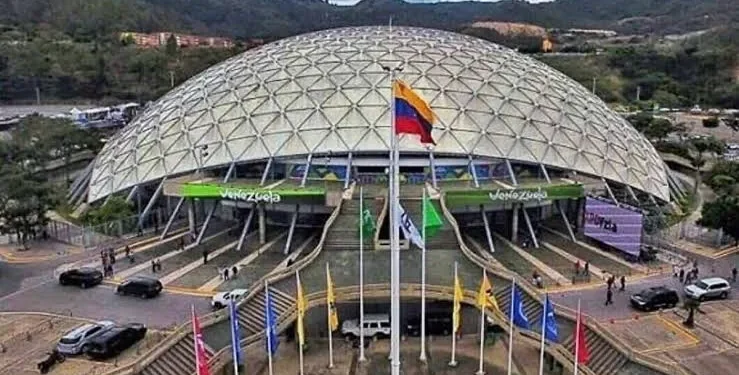 Centro de Convenciones La Carlota mantiene operativo de acreditación para medios y retiro de visas durante contingencia