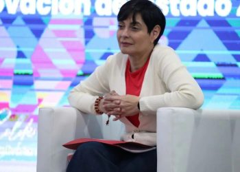 Ministra Jiménez: «La misión docente va más allá del aula»