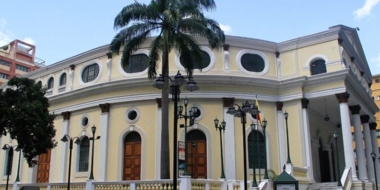 Preservan esencia neoclásica del Teatro Municipal de Caracas