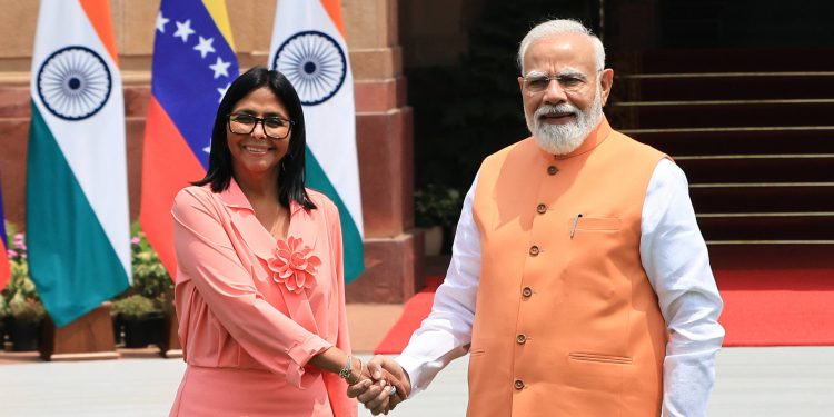 Encuentro de alto nivel en India: Jefa de Estado (E) Delcy Rodríguez transmite saludo de Venezuela a Narendra Modi y exploran nuevas vías de cooperación