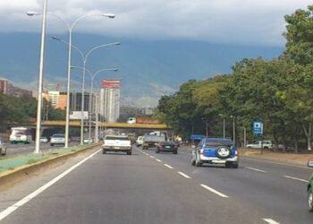 Ministerio de Transporte anuncia cierre preventivo de dos canales en la autopista Valle-Coche por seguridad vial