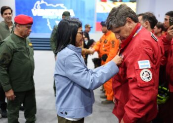 Argentina, Barbados, Brasil, Qatar, Francia, India y Reino Unido reciben la medalla «Héroes de Venezuela» de manos de Delcy Rodríguez