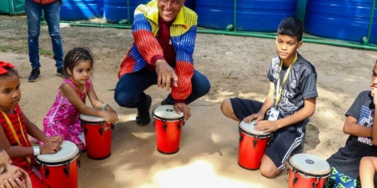 Ruta de la Esperanza inunda de música y aprendizaje el Campamento Negro Primero en Guarenas